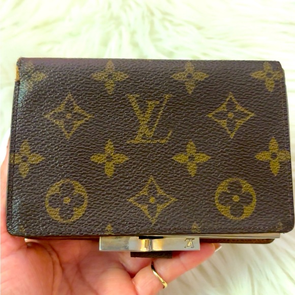 Louis Vuitton Kiss Lock Mono Wallet! Serial number: SD0915 - Picture 1 of 11